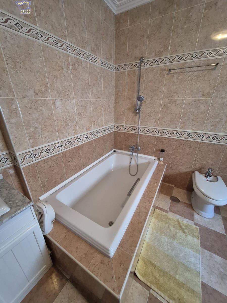 3 makuuhuone Omakotitalo myytävänä paikassa Arcos de la Frontera mukana 
autotalli - 190 000 € (Ref: 8992749)