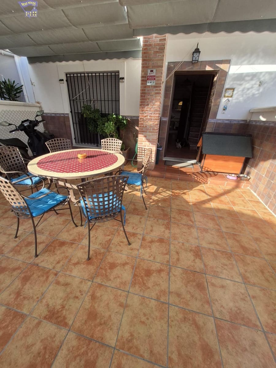 3 bedroom Townhouse for sale in Arcos de la Frontera - € 190,000 (Ref: 9312760)