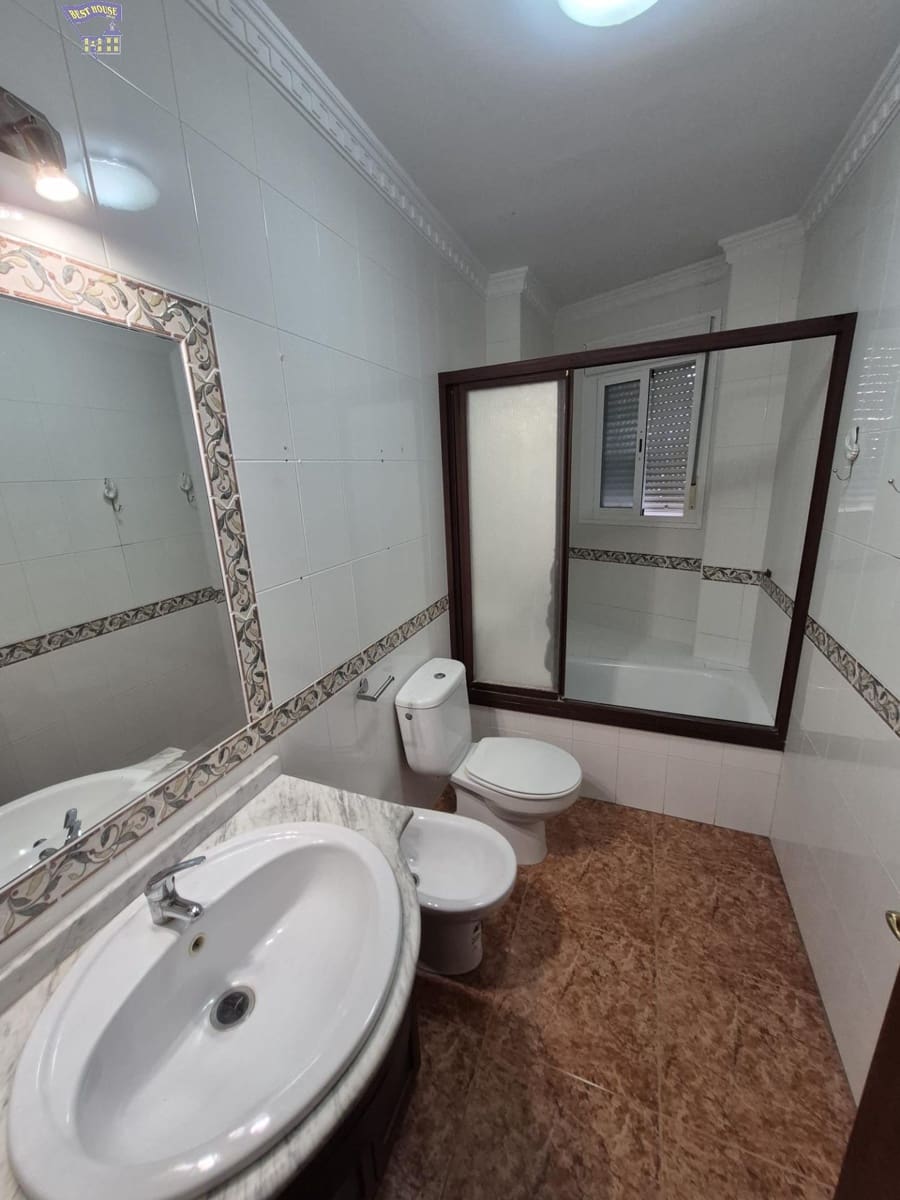 3 bedroom Apartment for sale in Arcos de la Frontera - € 120,000 (Ref: 9382736)