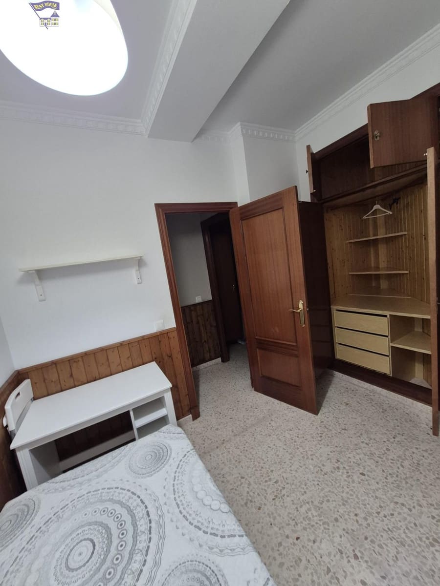 3 bedroom Apartment for sale in Arcos de la Frontera - € 120,000 (Ref: 9382736)