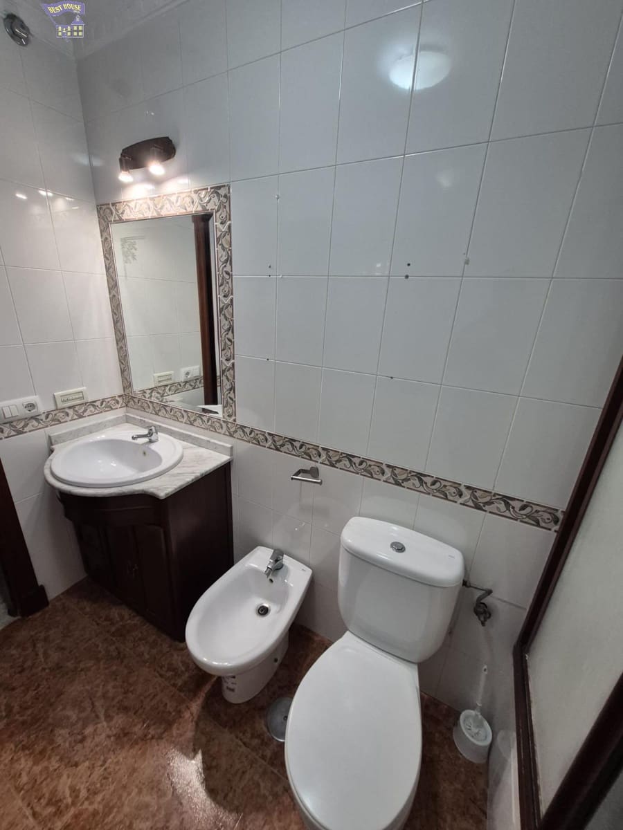 3 bedroom Apartment for sale in Arcos de la Frontera - € 120,000 (Ref: 9382736)
