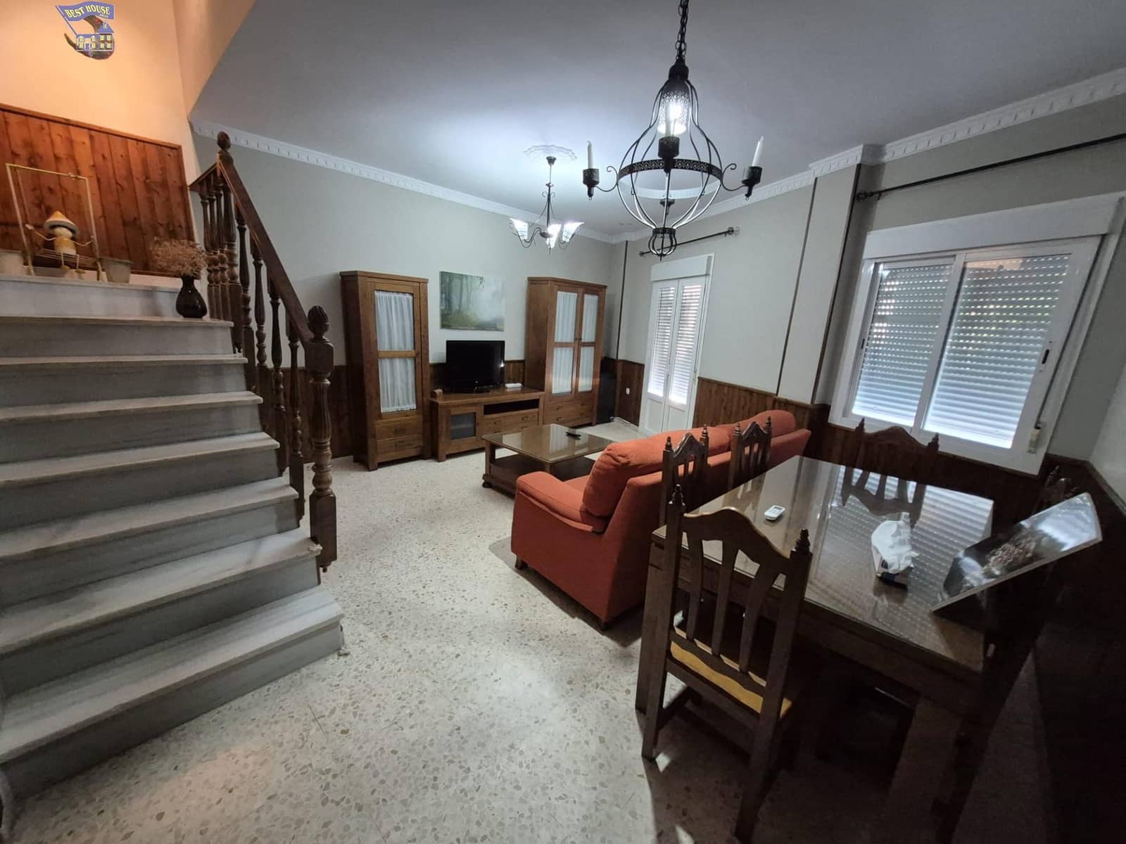 3 bedroom Apartment for sale in Arcos de la Frontera - € 120,000 (Ref: 9382736)