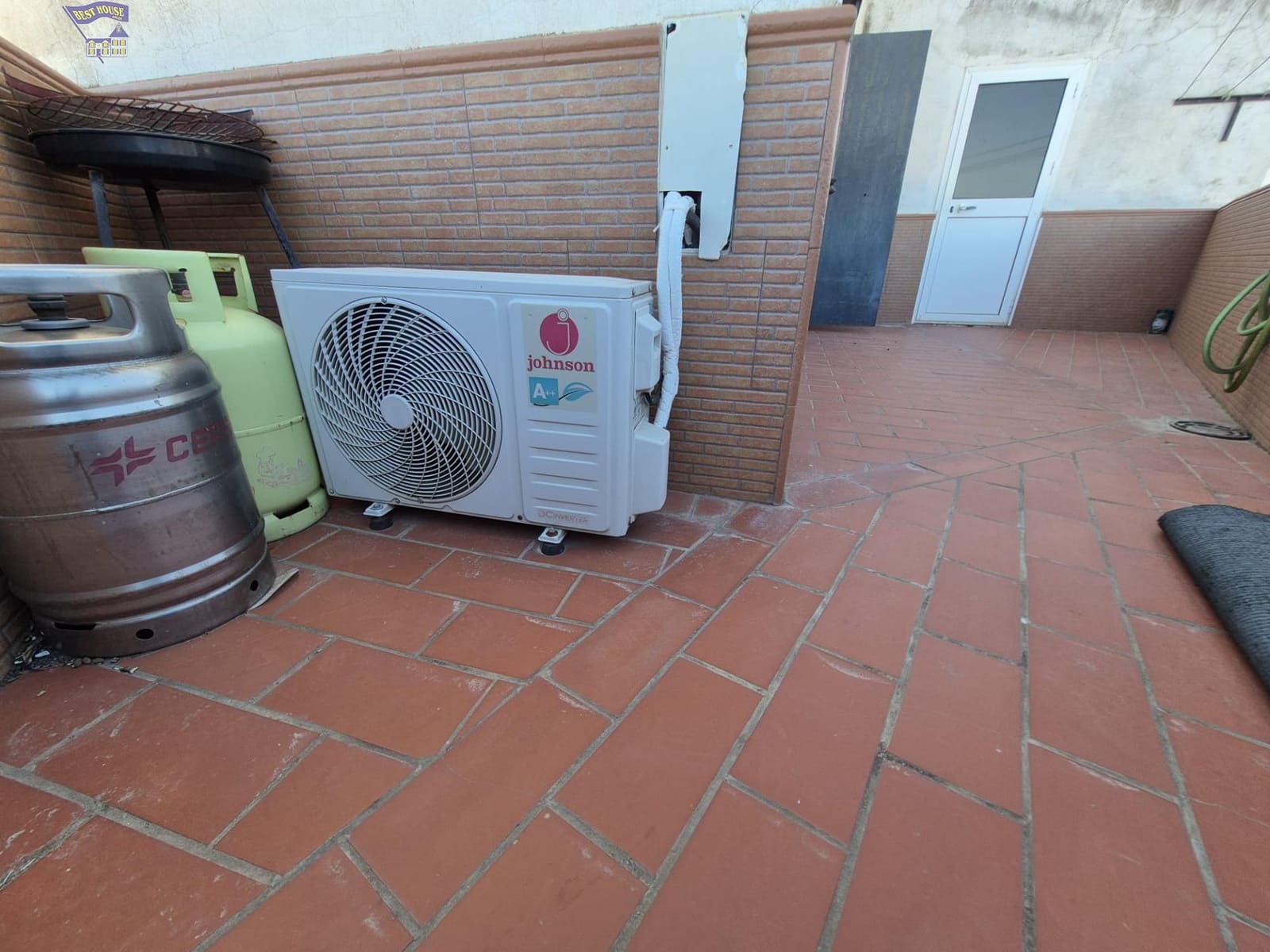 3 bedroom Apartment for sale in Arcos de la Frontera - € 120,000 (Ref: 9382736)