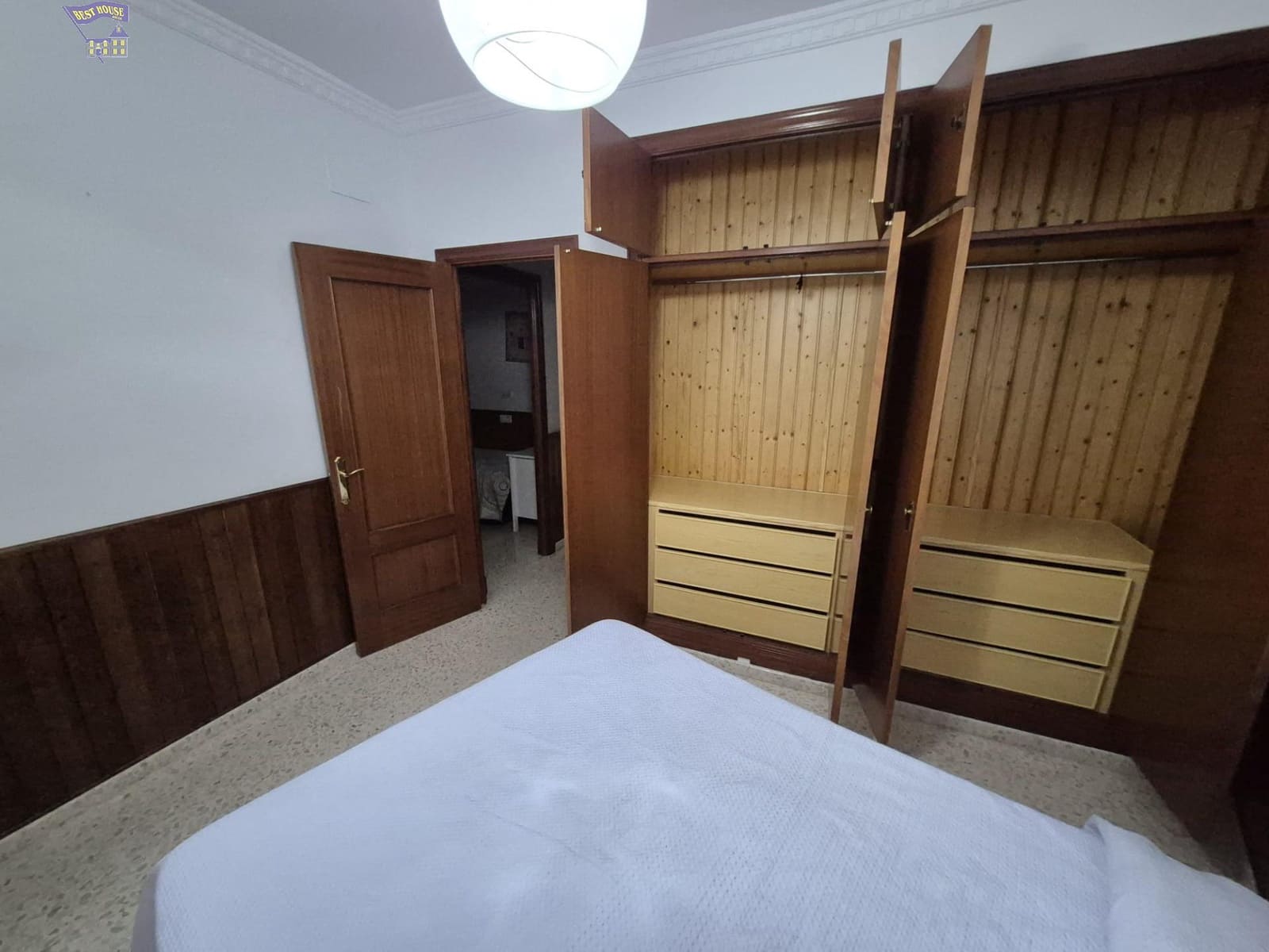 3 bedroom Apartment for sale in Arcos de la Frontera - € 120,000 (Ref: 9382736)