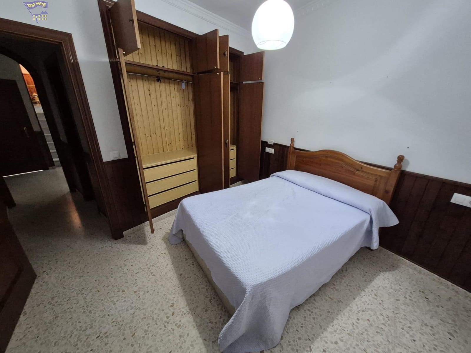 3 bedroom Apartment for sale in Arcos de la Frontera - € 120,000 (Ref: 9382736)