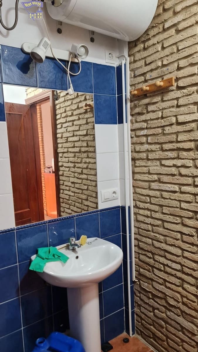 1 quarto Comercial para venda em Arcos de la Frontera - 64 500 € (Ref: 9419611)