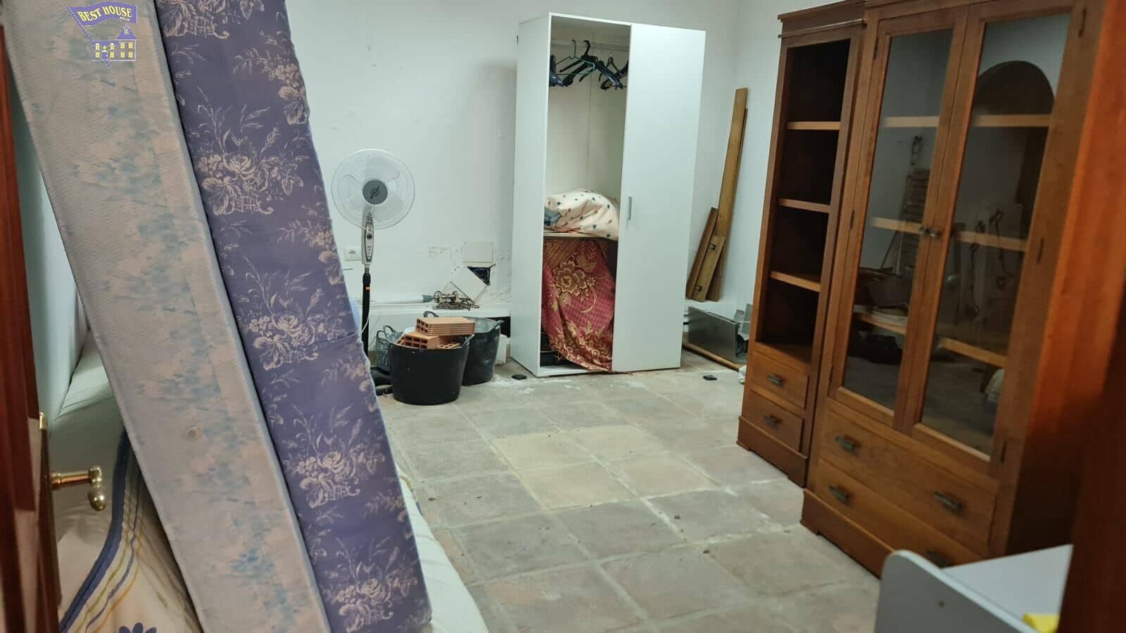 1 quarto Comercial para venda em Arcos de la Frontera - 64 500 € (Ref: 9419611)