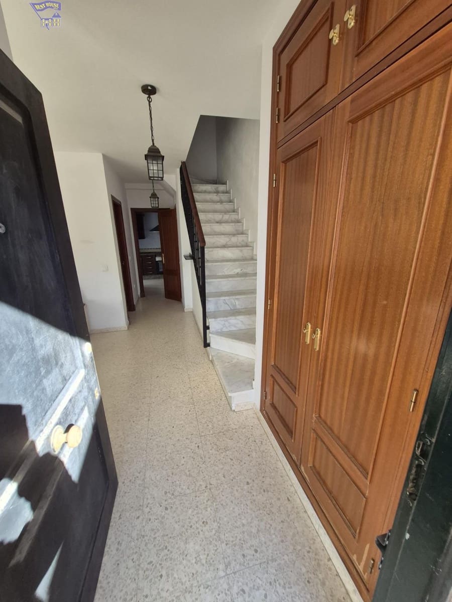 Casa de 3 habitaciones en Arcos de la Frontera en venta - 195.000 € (Ref: 9436092)