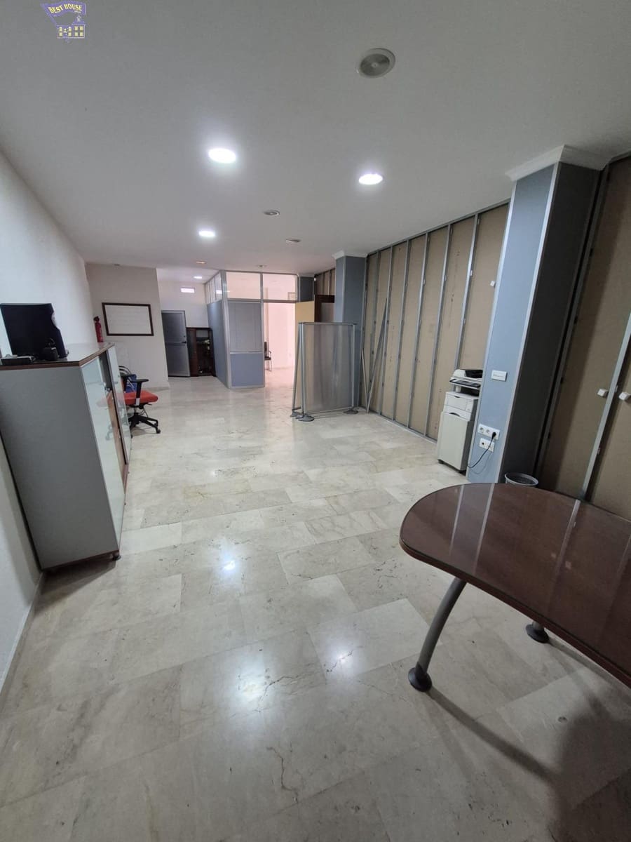 Kommersiell til salgs i Arcos de la Frontera - € 130 000 (Ref: 9449057)