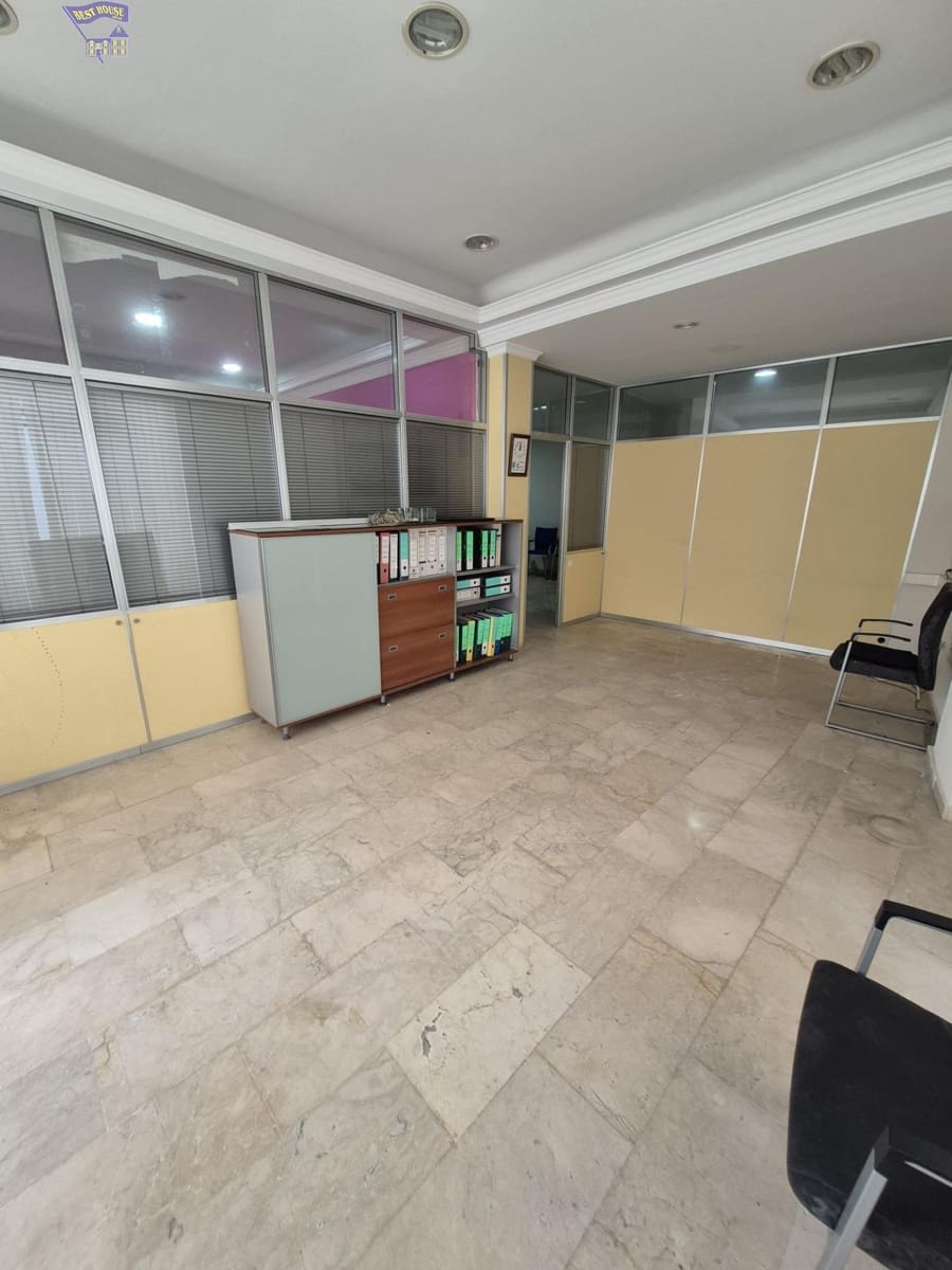 Kommersiell til salgs i Arcos de la Frontera - € 130 000 (Ref: 9449057)