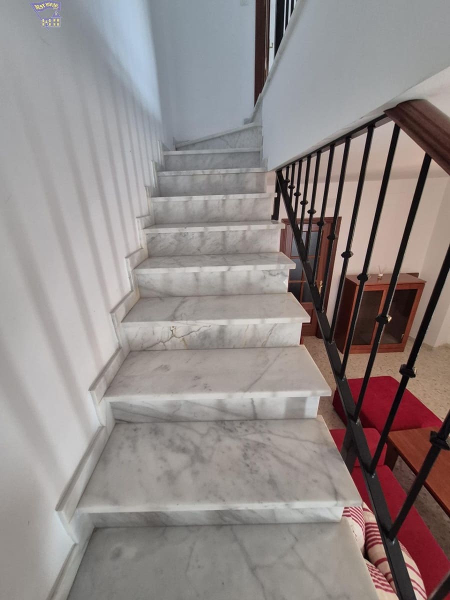 3 bedroom Terraced Villa for sale in Arcos de la Frontera - € 150,000 (Ref: 9449058)