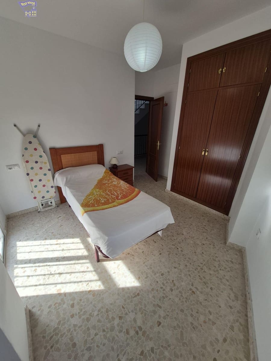 3 bedroom Terraced Villa for sale in Arcos de la Frontera - € 150,000 (Ref: 9449058)