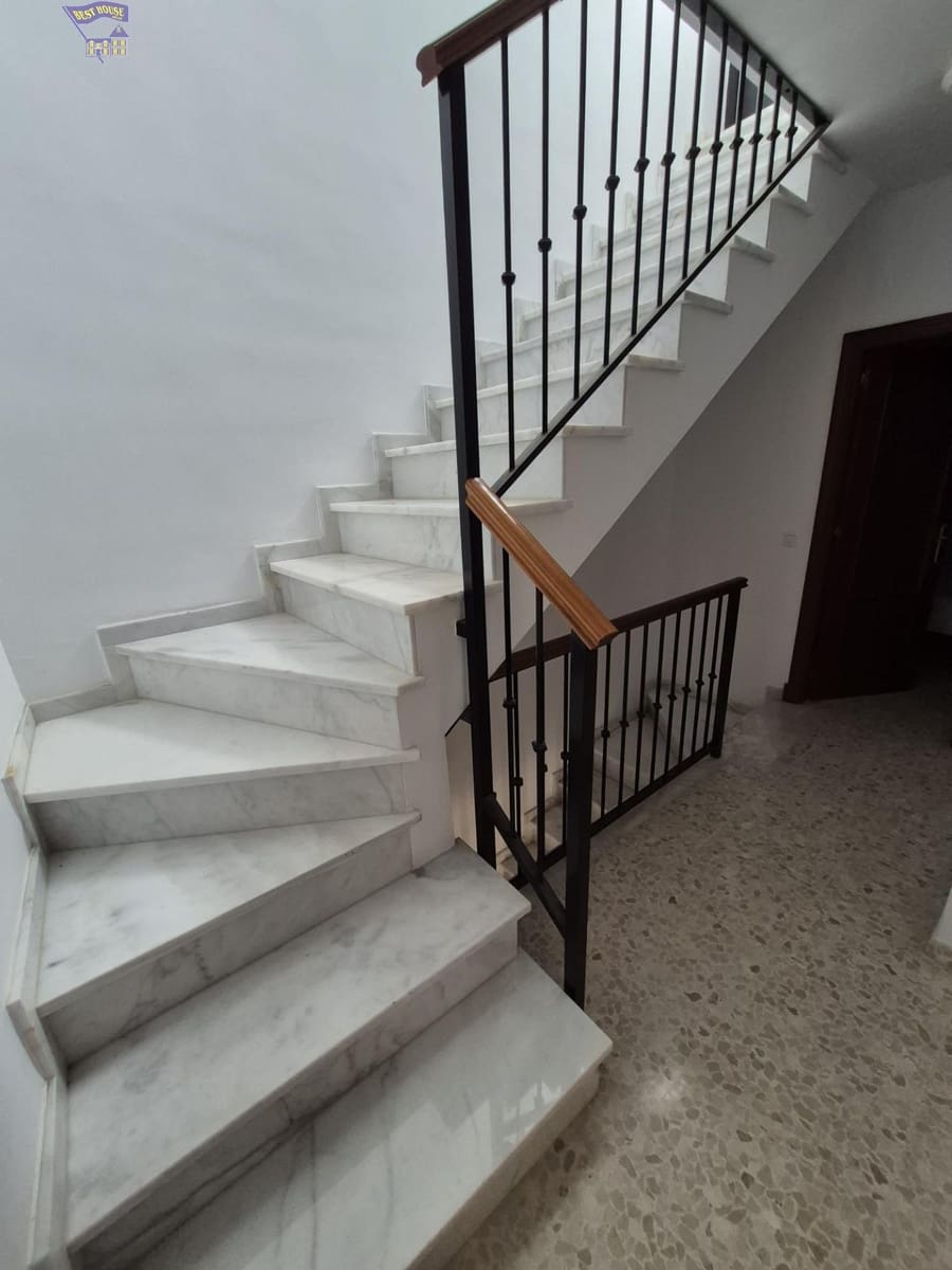 3 bedroom Terraced Villa for sale in Arcos de la Frontera - € 150,000 (Ref: 9449058)