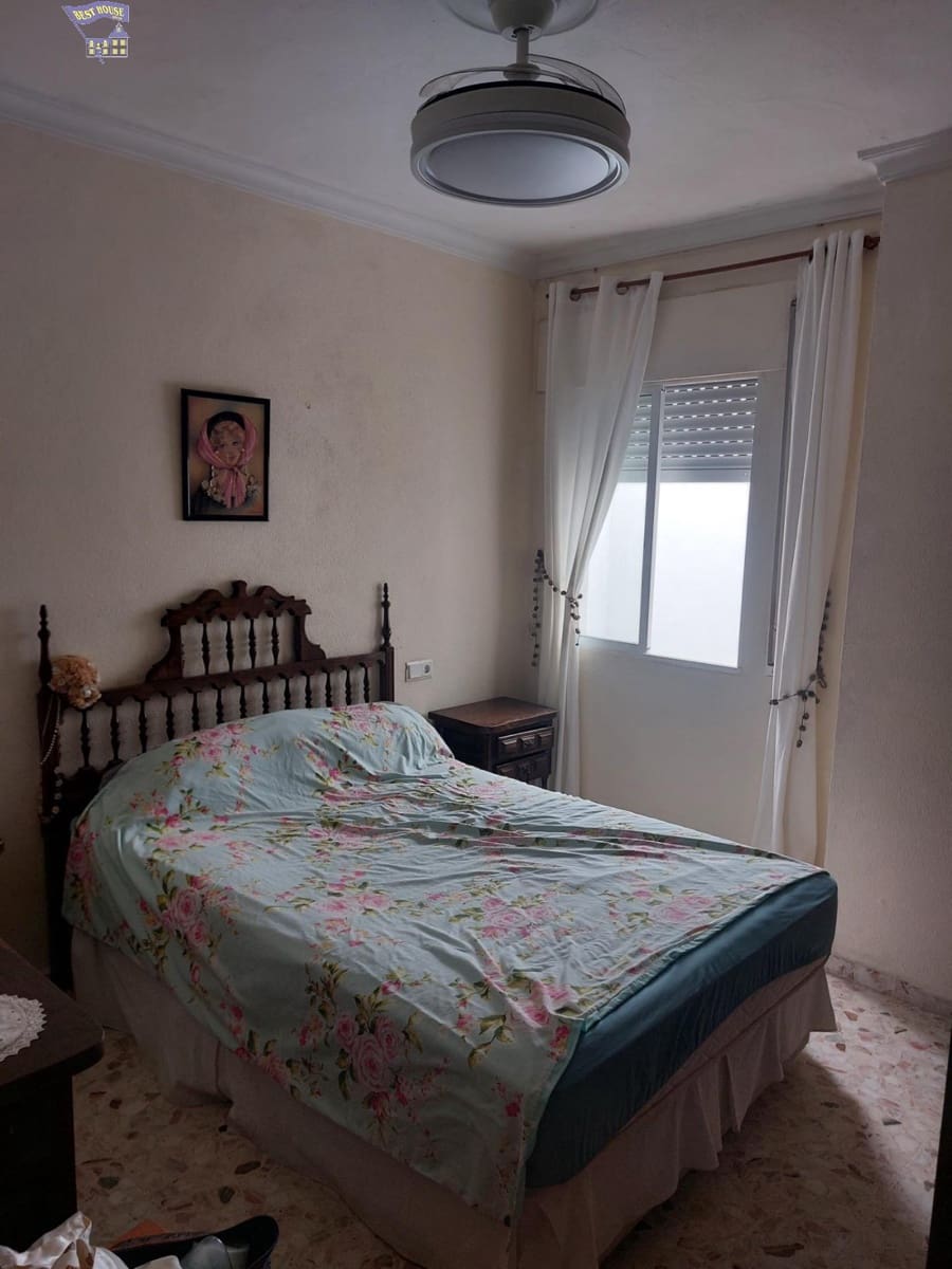 4 bedroom Townhouse for sale in Arcos de la Frontera - € 156,000 (Ref: 9497727)