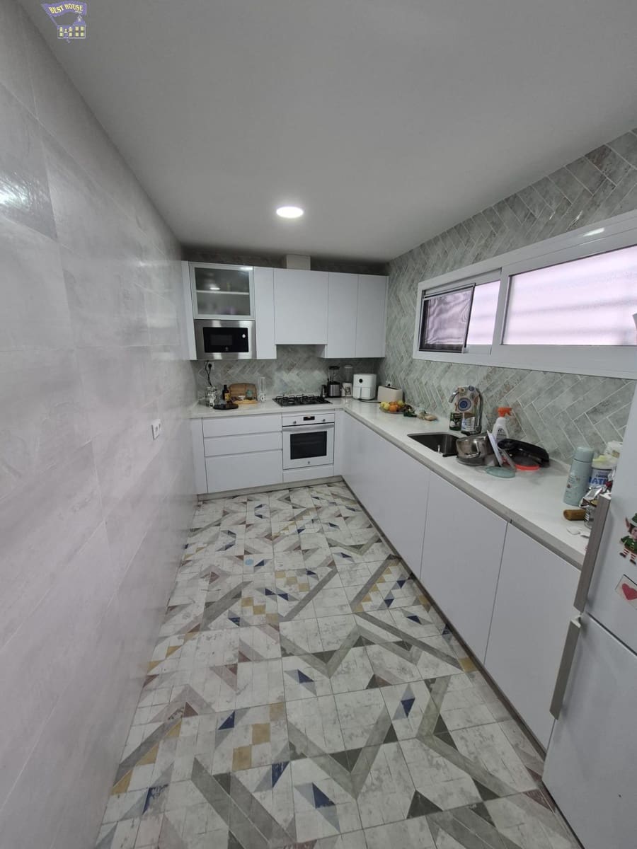 Casa de 3 habitaciones en Arcos de la Frontera en venta - 195.000 € (Ref: 9504497)