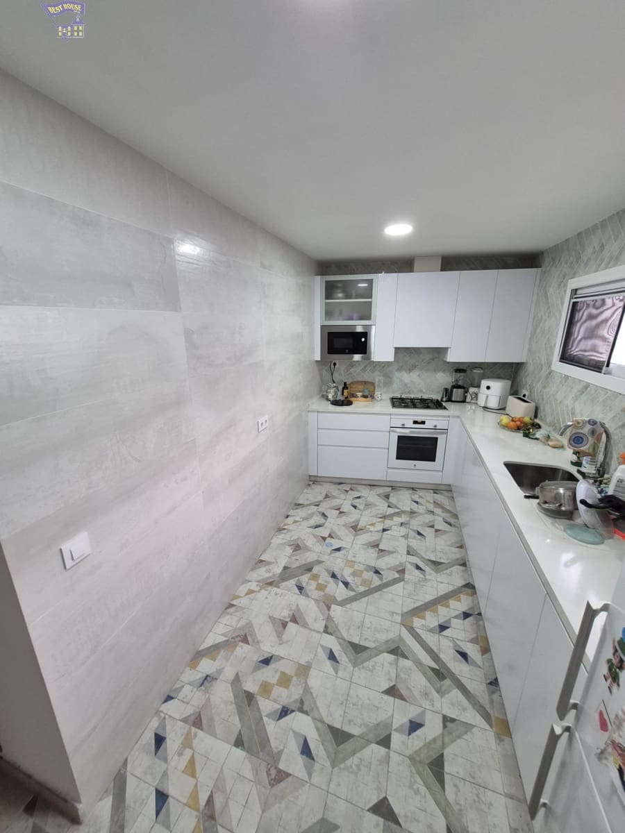 3 bedroom Townhouse for sale in Arcos de la Frontera - € 170,000 (Ref: 9504497)