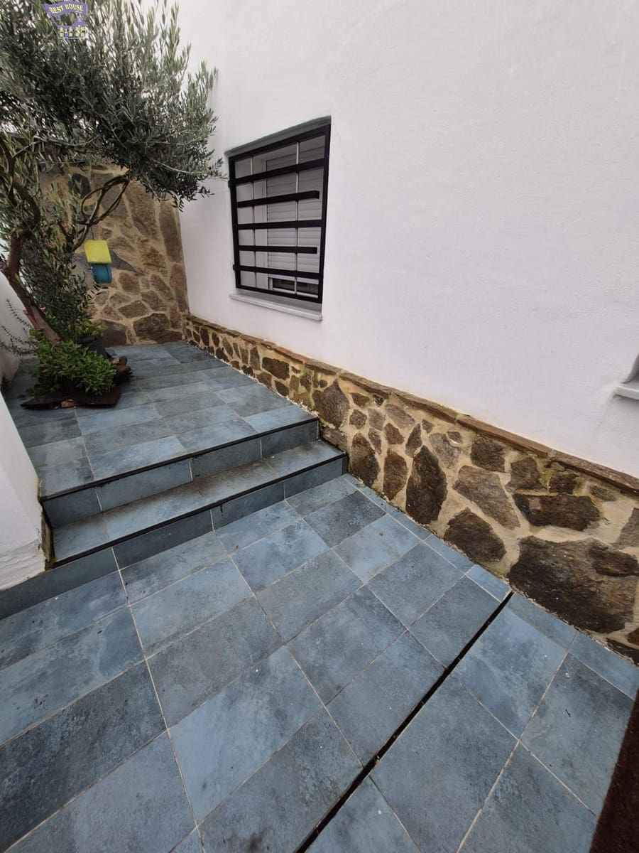 3 bedroom Townhouse for sale in Arcos de la Frontera - € 170,000 (Ref: 9504497)