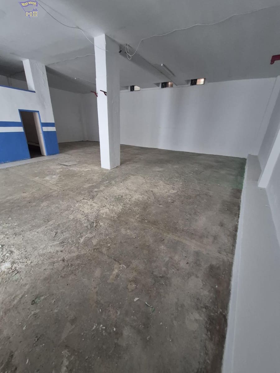 Commercial for sale in Arcos de la Frontera - € 69,900 (Ref: 9670912)