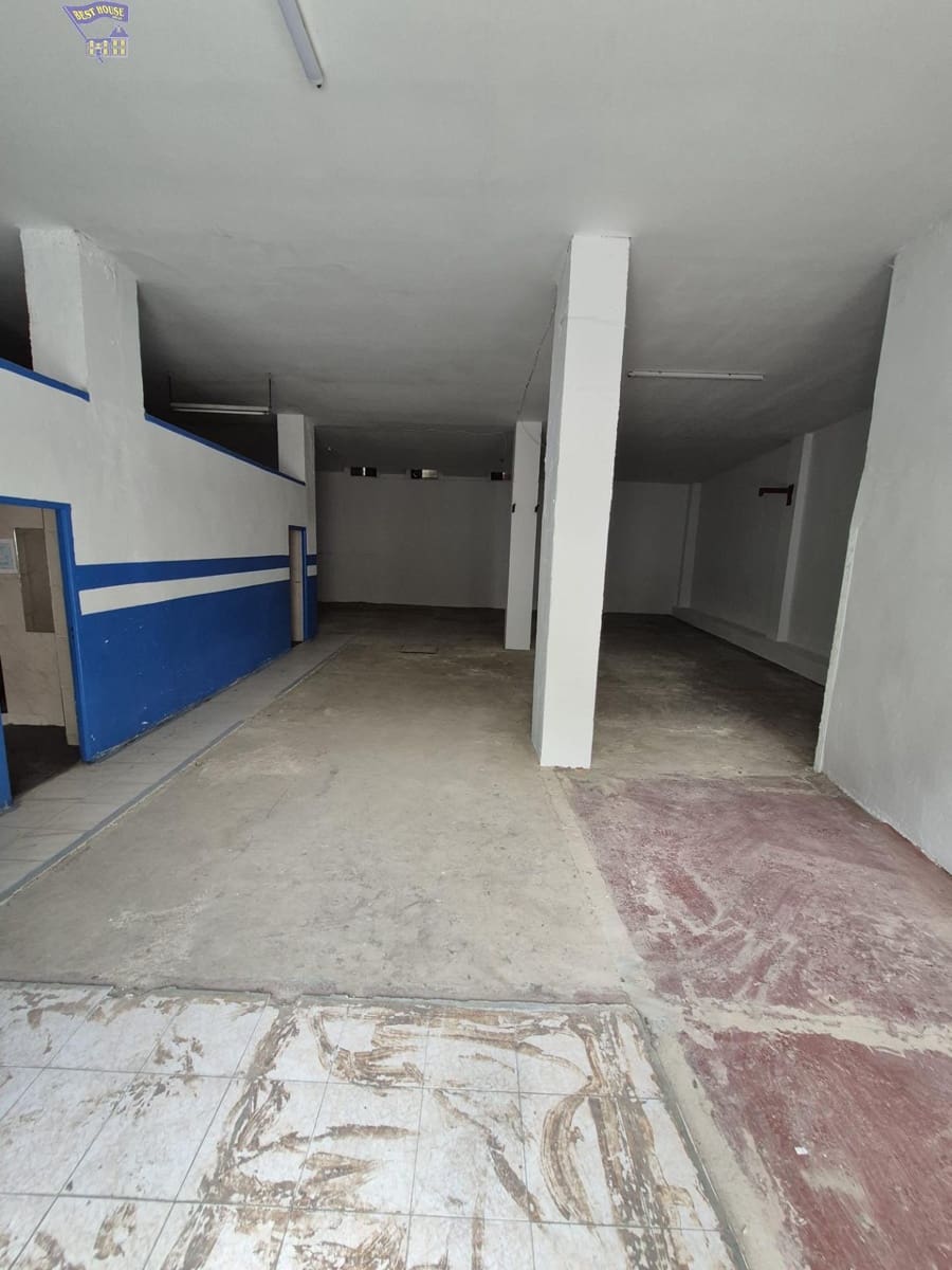 Commercial for sale in Arcos de la Frontera - € 69,900 (Ref: 9670912)