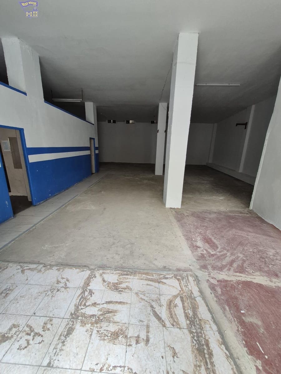 Commercial for sale in Arcos de la Frontera - € 69,900 (Ref: 9670912)