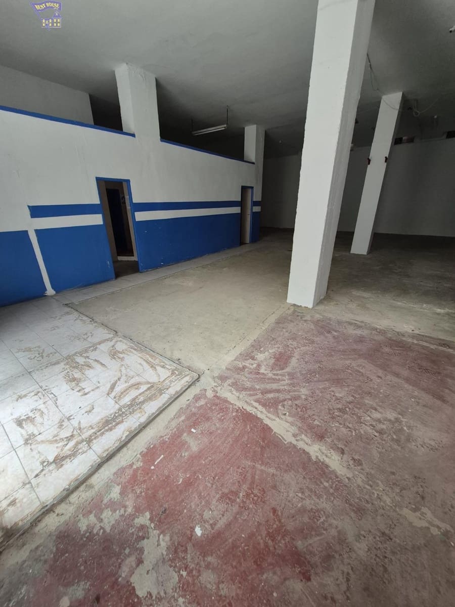 Commercial for sale in Arcos de la Frontera - € 69,900 (Ref: 9670912)