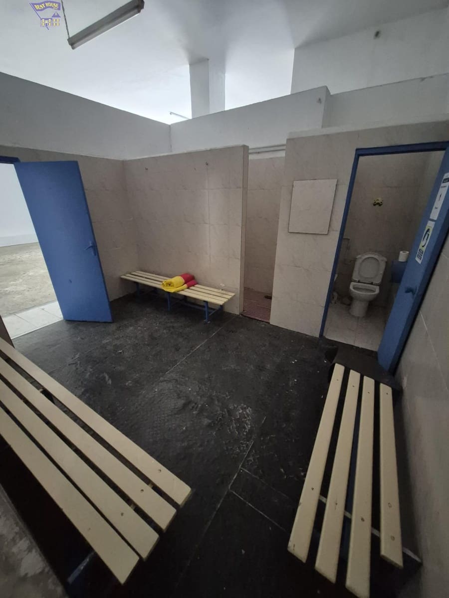 Commercial for sale in Arcos de la Frontera - € 69,900 (Ref: 9670912)