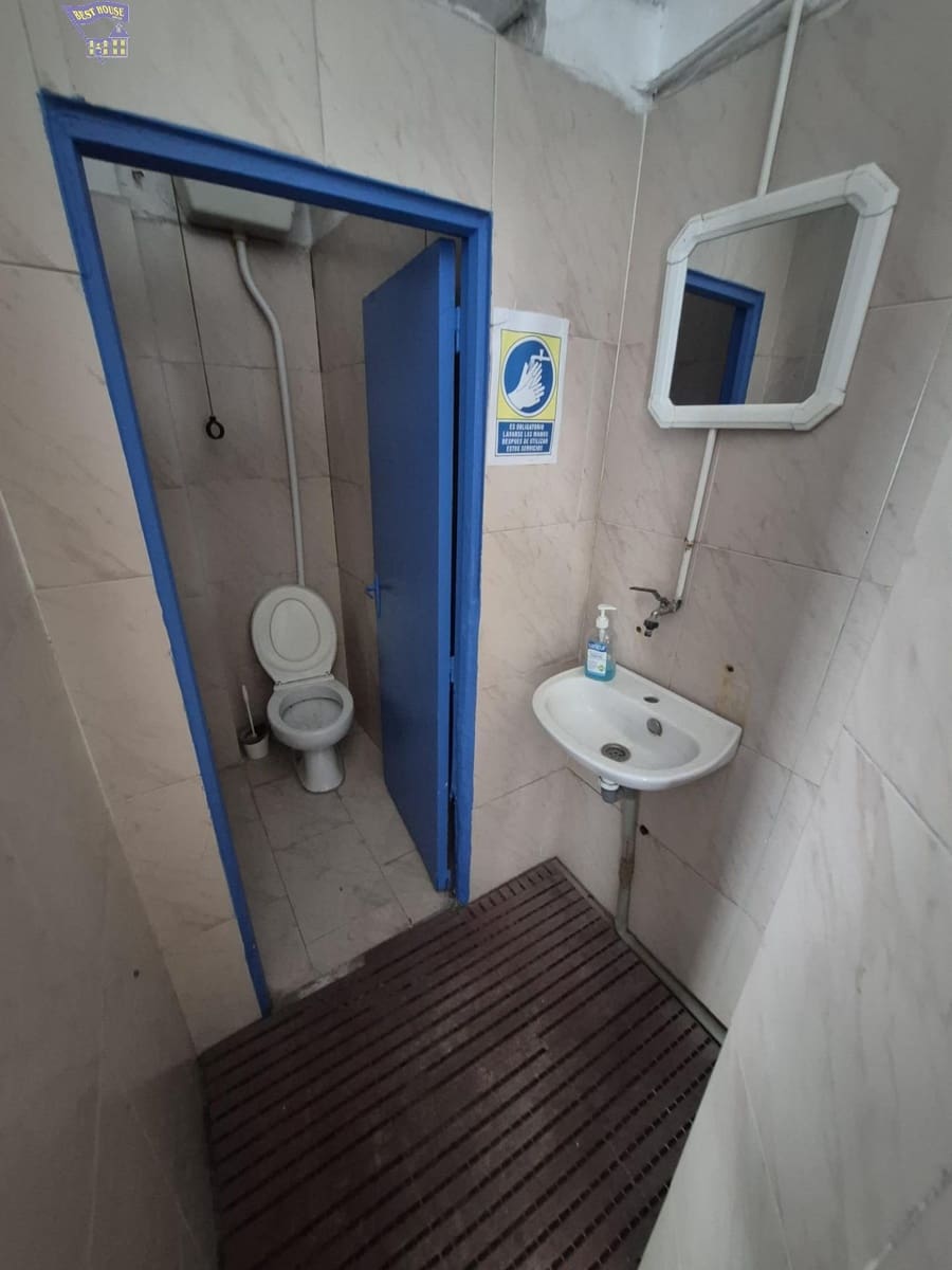 Commercial for sale in Arcos de la Frontera - € 69,900 (Ref: 9670912)