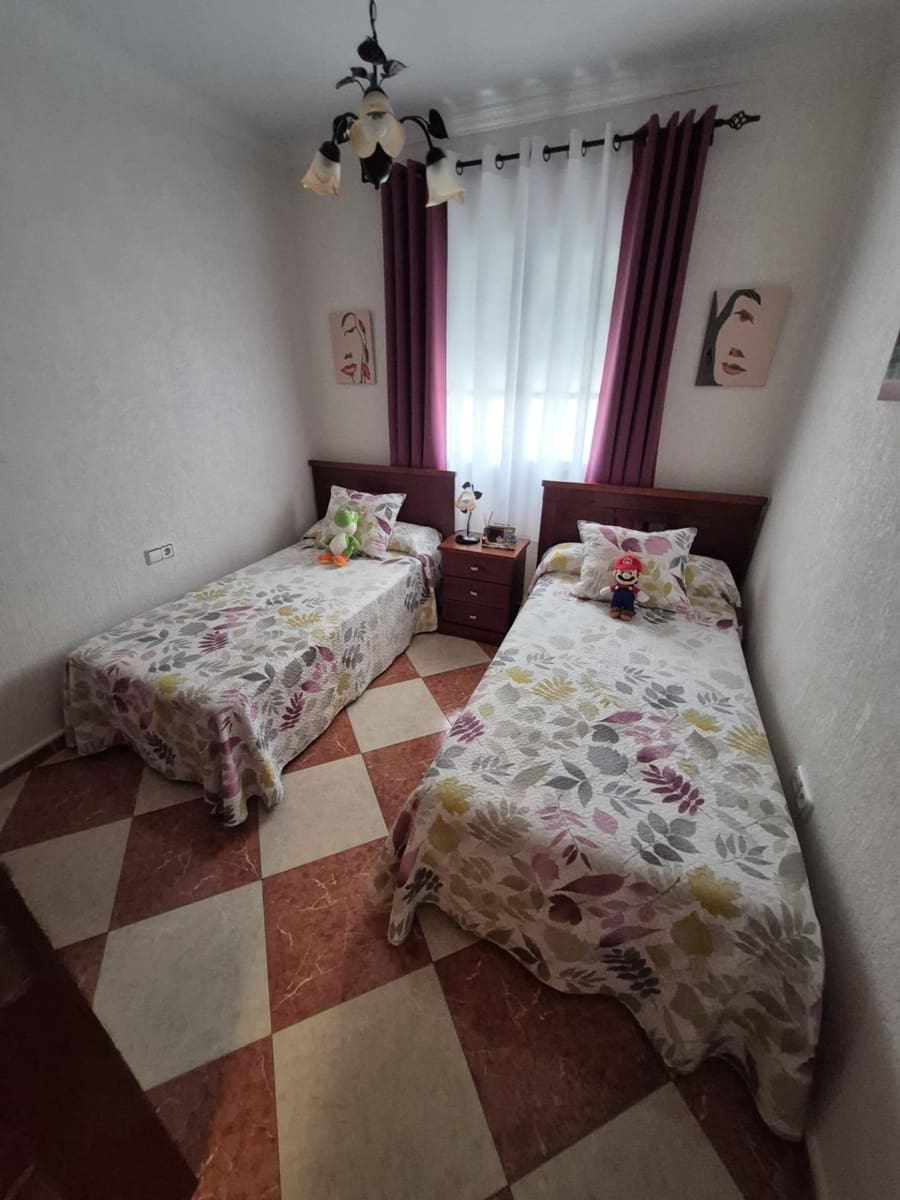3 bedroom Townhouse for sale in Arcos de la Frontera - € 155,000 (Ref: 9674474)
