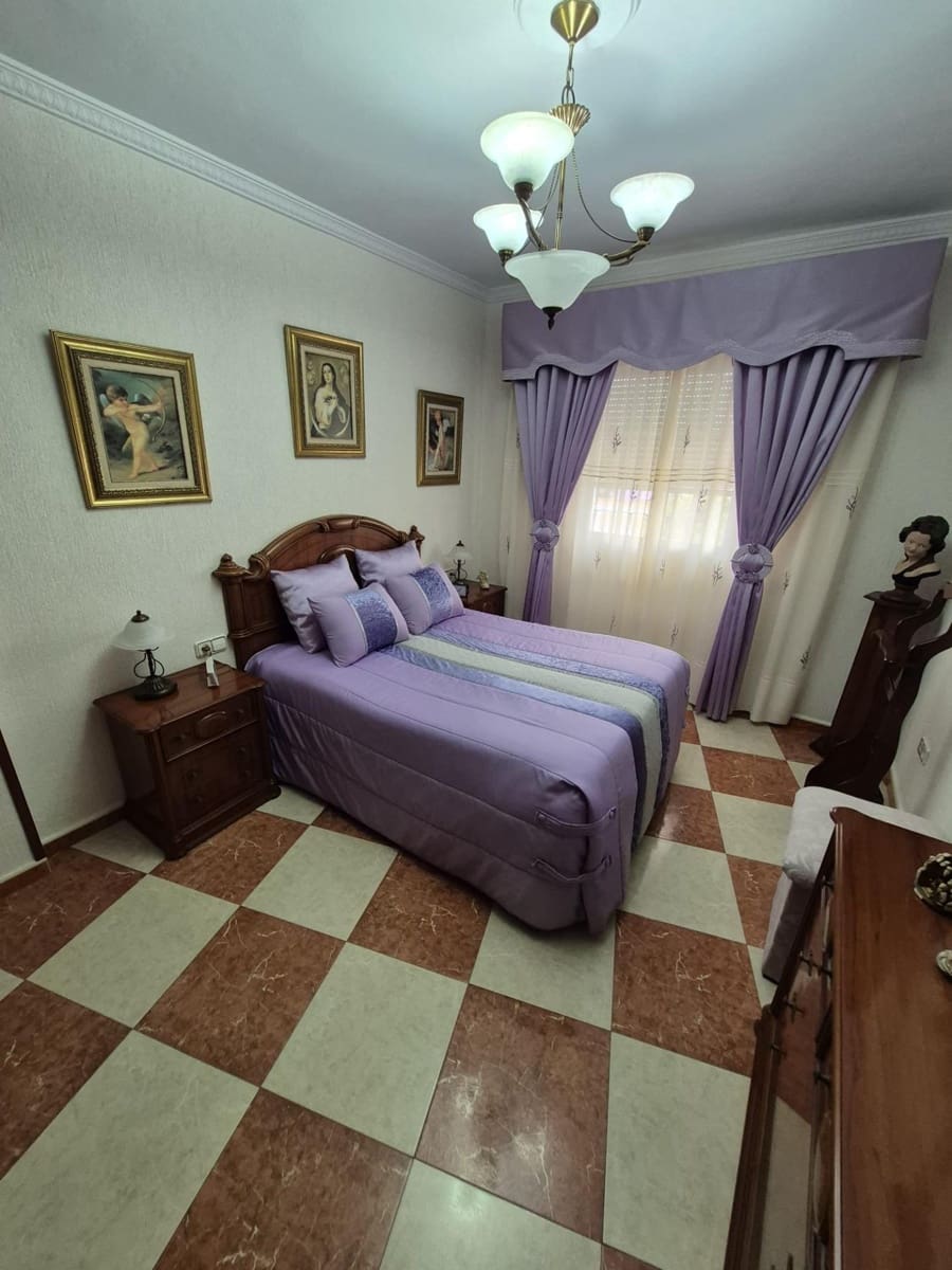 3 bedroom Townhouse for sale in Arcos de la Frontera - € 155,000 (Ref: 9674474)