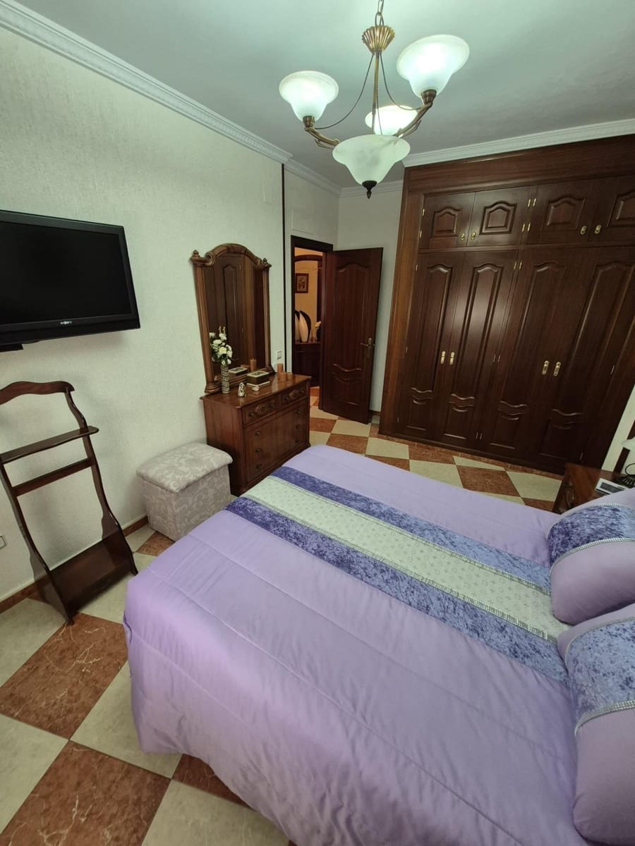 3 bedroom Townhouse for sale in Arcos de la Frontera - € 155,000 (Ref: 9674474)