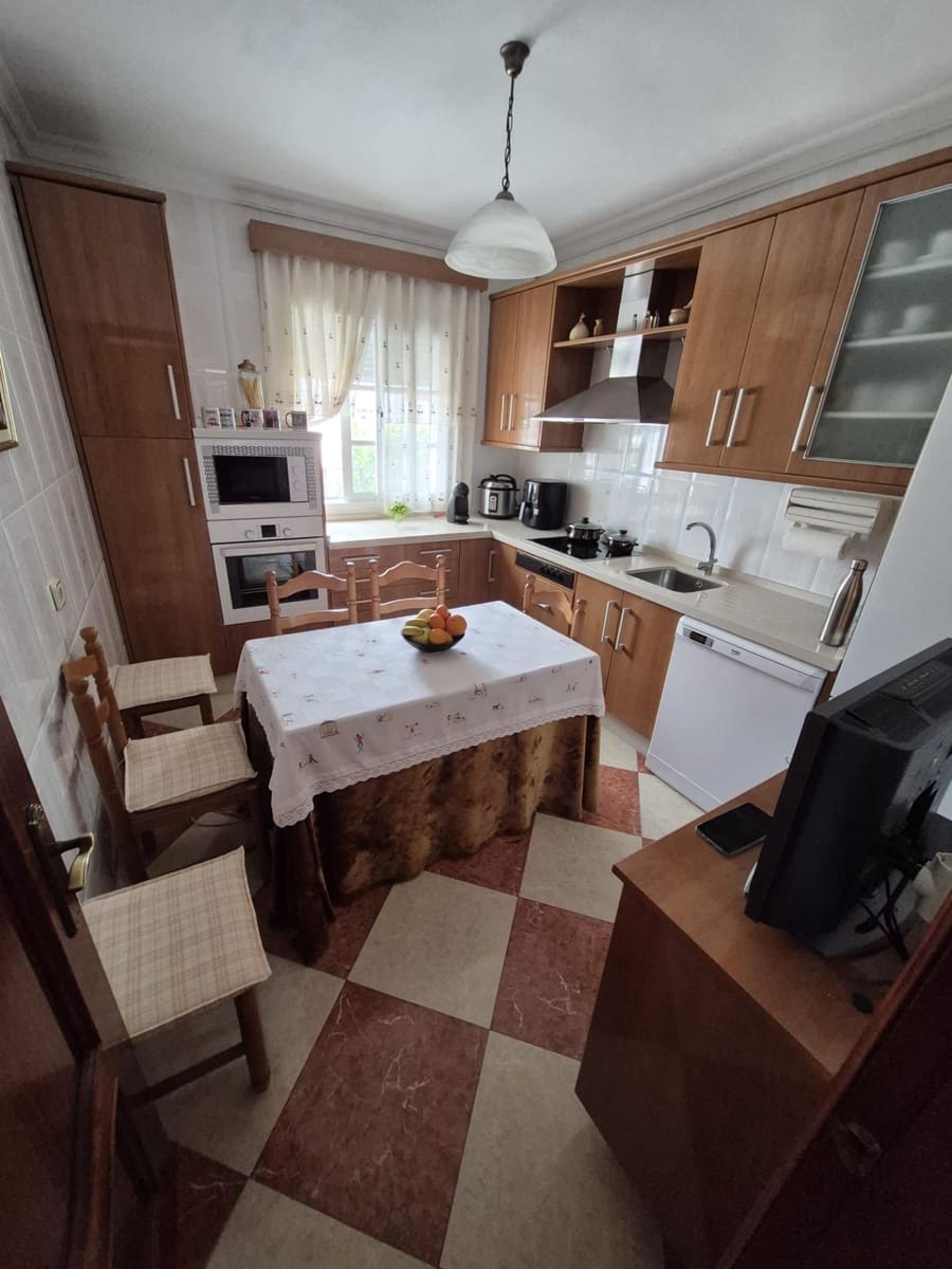 3 bedroom Townhouse for sale in Arcos de la Frontera - € 155,000 (Ref: 9674474)