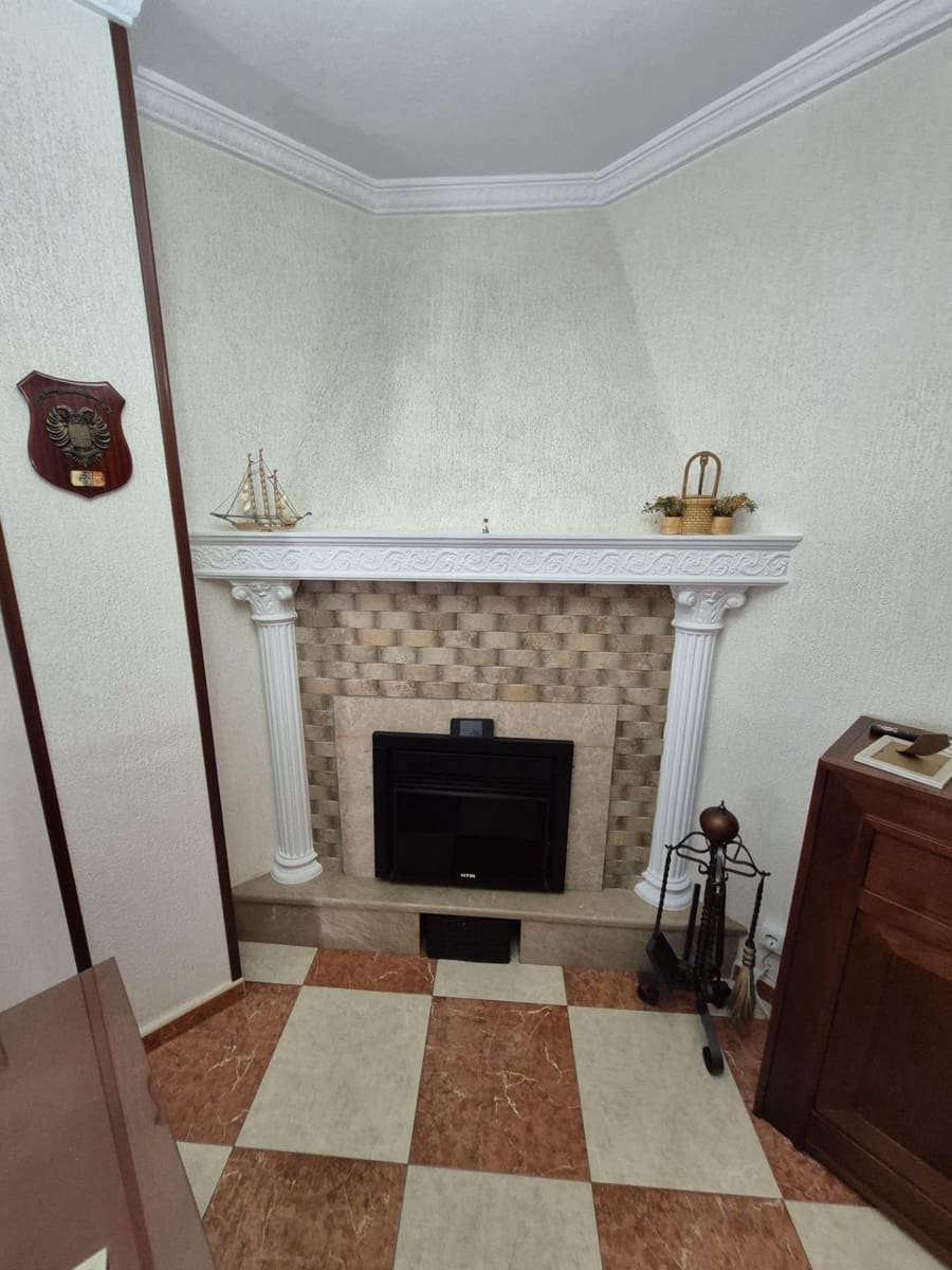 3 bedroom Townhouse for sale in Arcos de la Frontera - € 155,000 (Ref: 9674474)