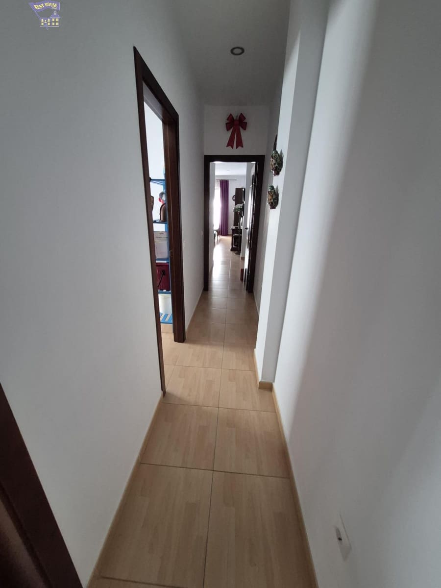 3 bedroom Flat for sale in Arcos de la Frontera - € 100,000 (Ref: 9726835)