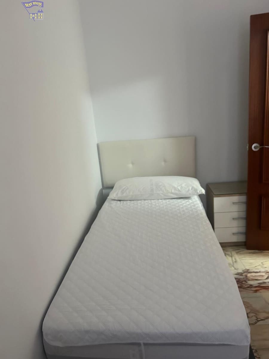 3 bedroom Flat for rent in Arcos de la Frontera - € 625 (Ref: 9780768)