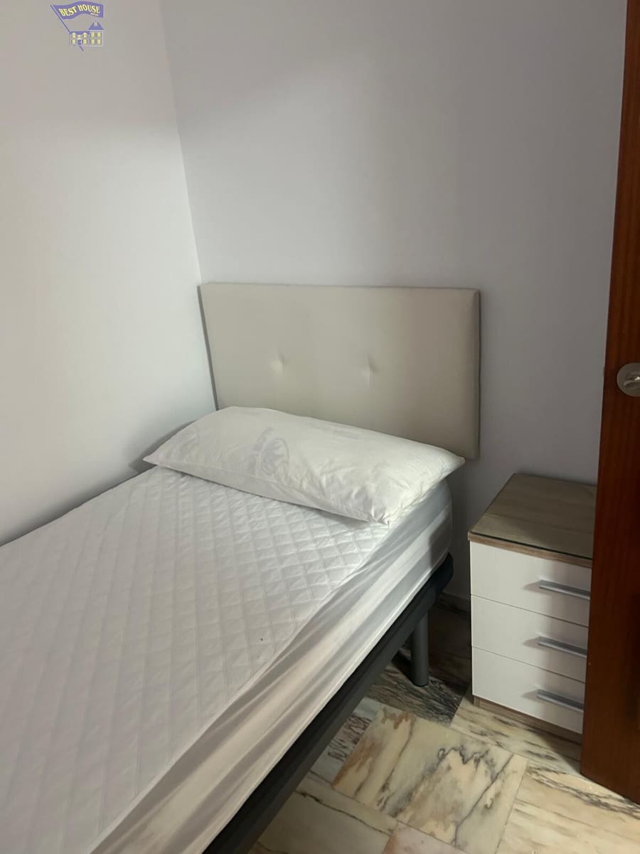 3 bedroom Flat for rent in Arcos de la Frontera - € 625 (Ref: 9780768)