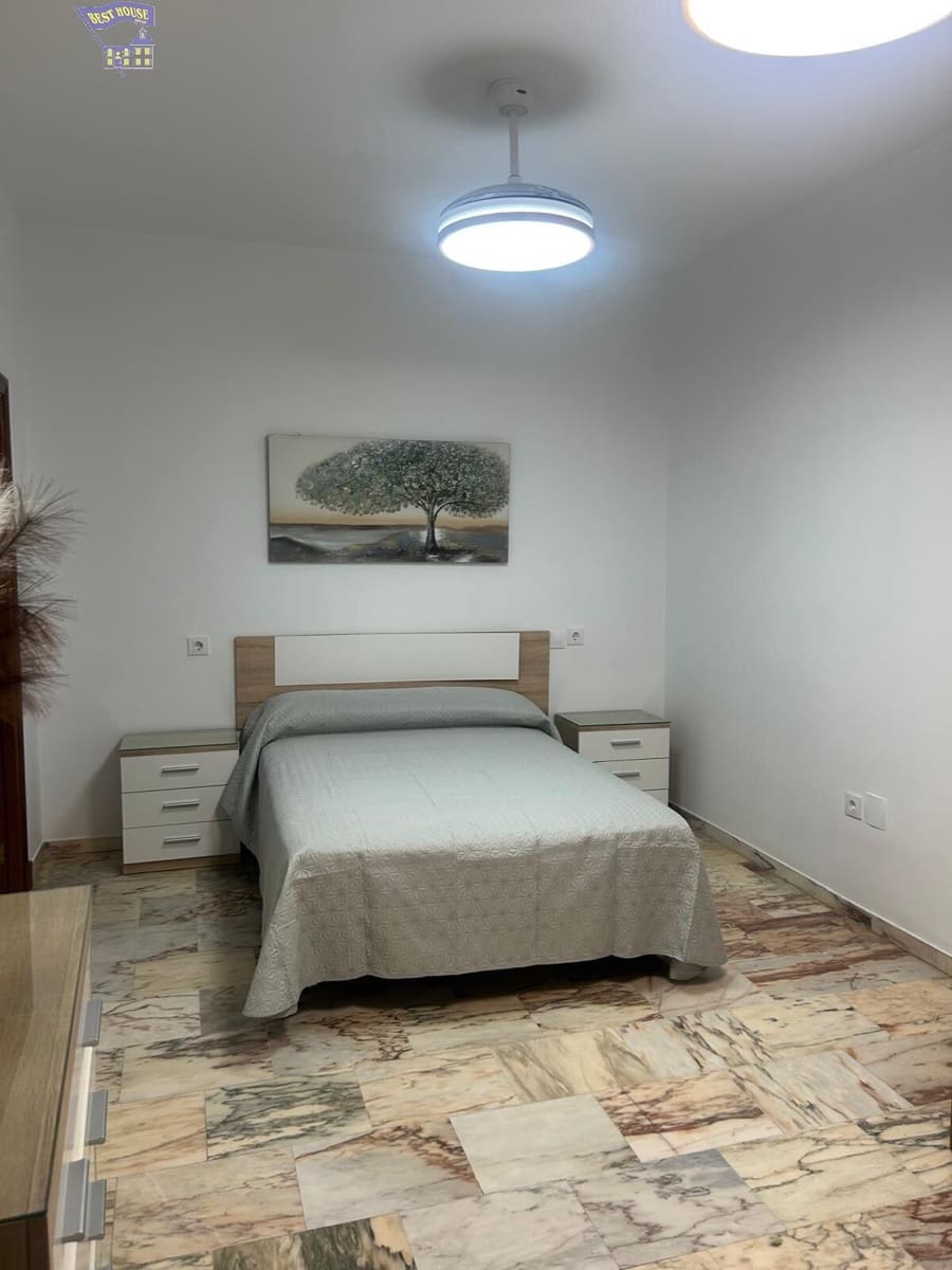 3 bedroom Flat for rent in Arcos de la Frontera - € 625 (Ref: 9780768)