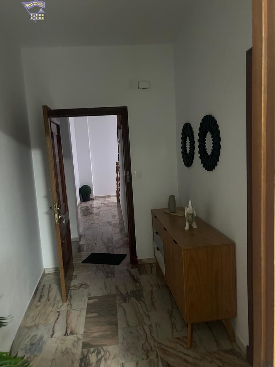 3 bedroom Flat for rent in Arcos de la Frontera - € 625 (Ref: 9780768)