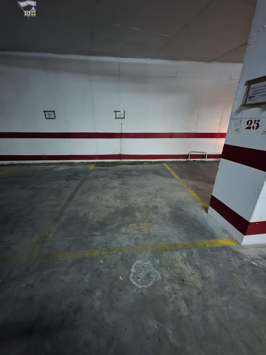 Garage for sale in Arcos de la Frontera - € 25,000 (Ref: 9786990)