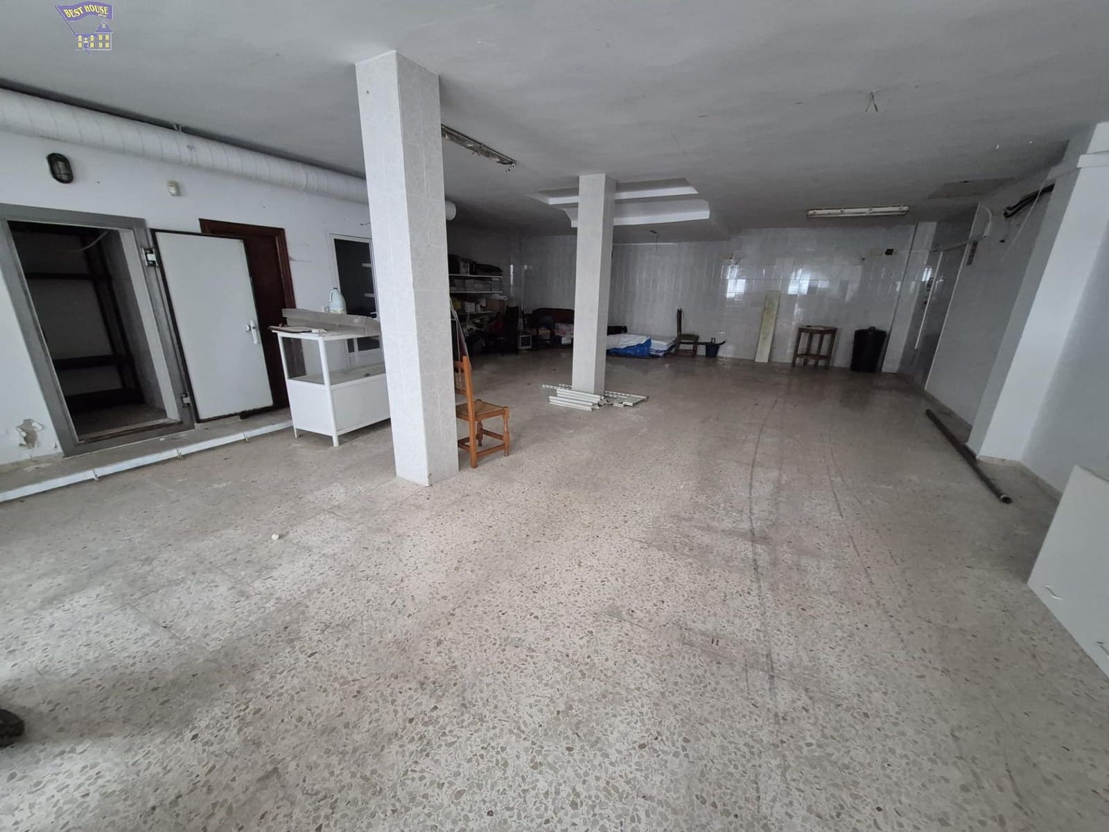 Comercial para venda em Arcos de la Frontera - 75 000 € (Ref: 9799468)