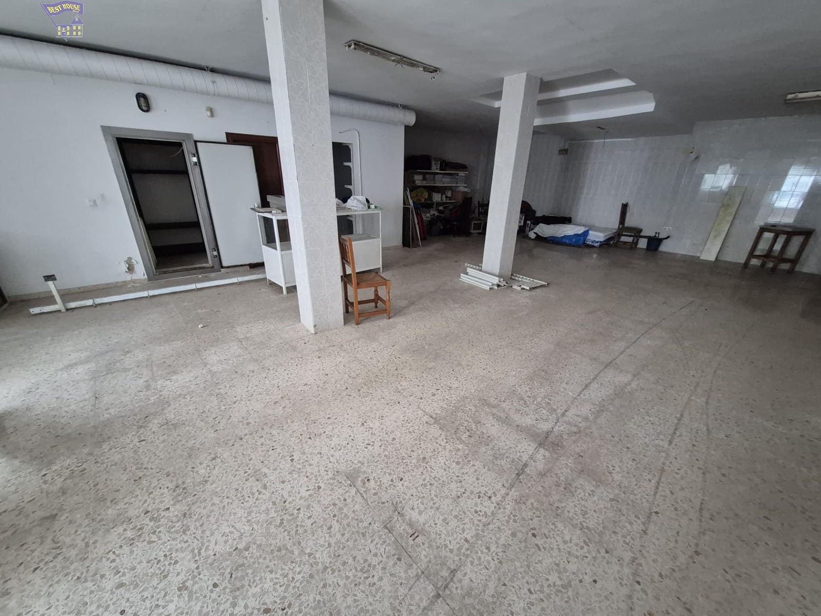Comercial para venda em Arcos de la Frontera - 75 000 € (Ref: 9799468)