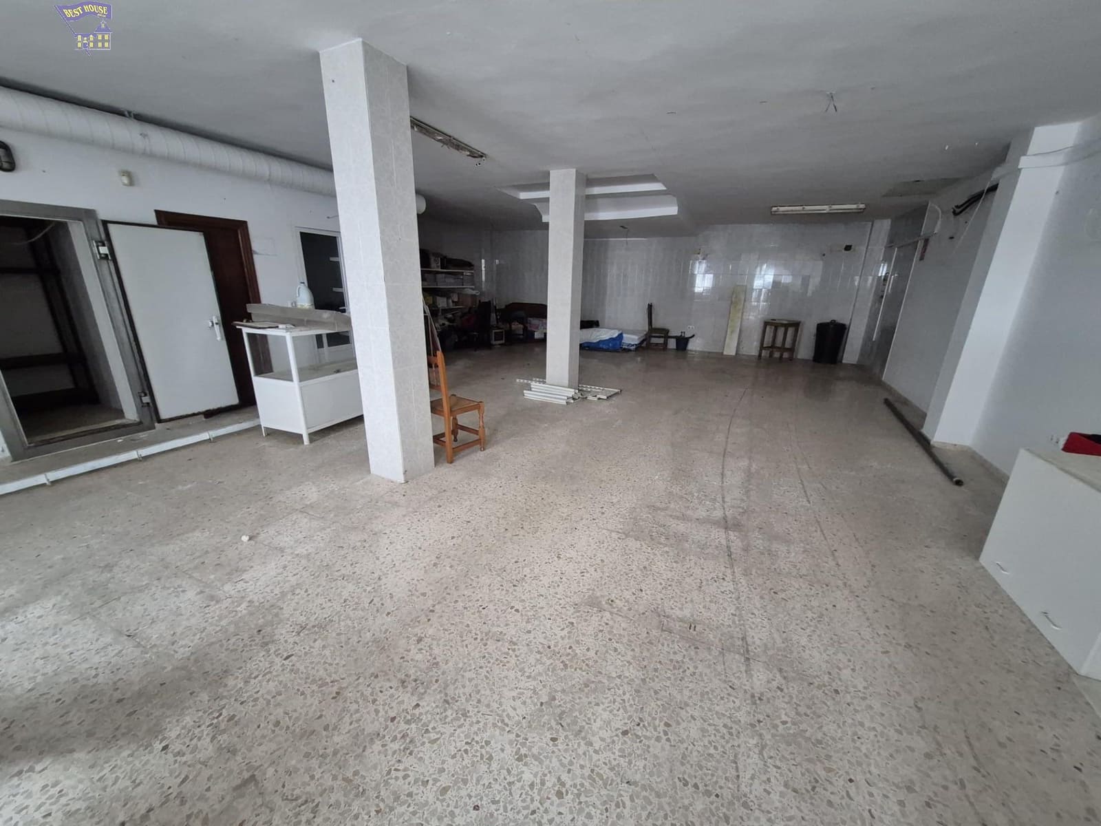 Comercial para venda em Arcos de la Frontera - 75 000 € (Ref: 9799468)
