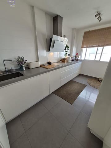 4 bedroom Terraced Villa for sale in Arcos de la Frontera - € 350,000 (Ref: 9825049)