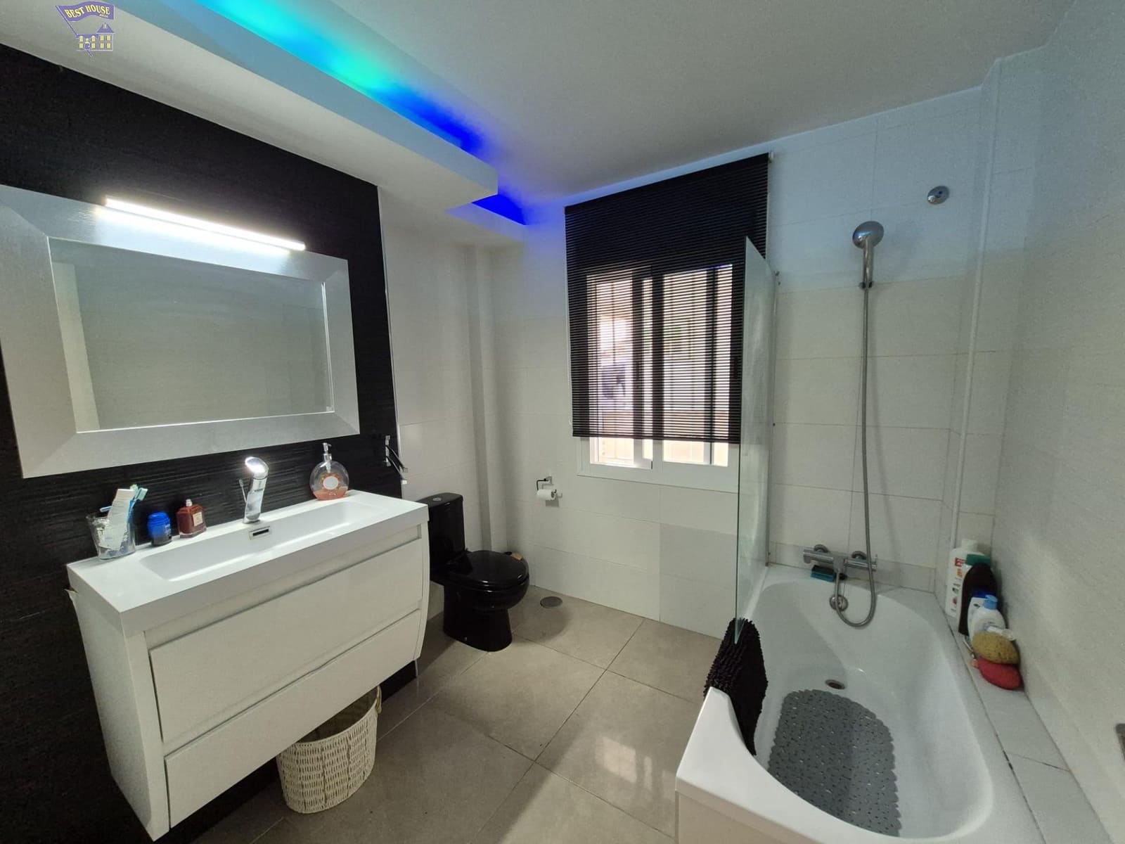 4 bedroom Terraced Villa for sale in Arcos de la Frontera - € 350,000 (Ref: 9825049)