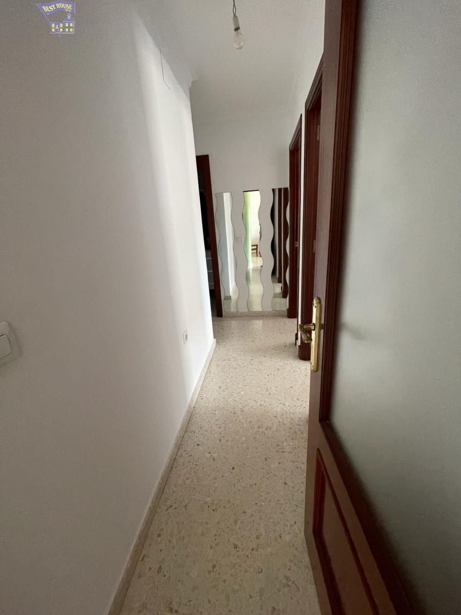 3 soveværelse Lejlighed til salg i Arcos de la Frontera - € 100.000 (Ref: 9885023)