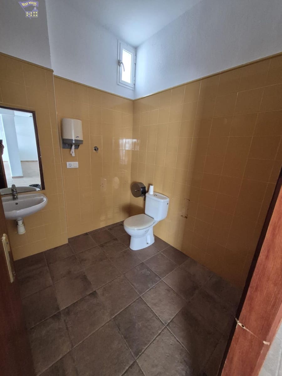 Commercieel te koop in Arcos de la Frontera - € 96.000 (Ref: 9885024)
