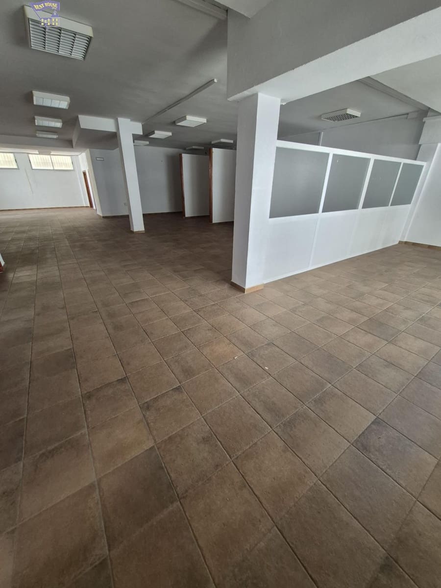 Commercieel te koop in Arcos de la Frontera - € 96.000 (Ref: 9885024)