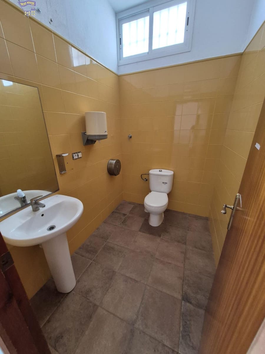 Commercieel te koop in Arcos de la Frontera - € 96.000 (Ref: 9885024)