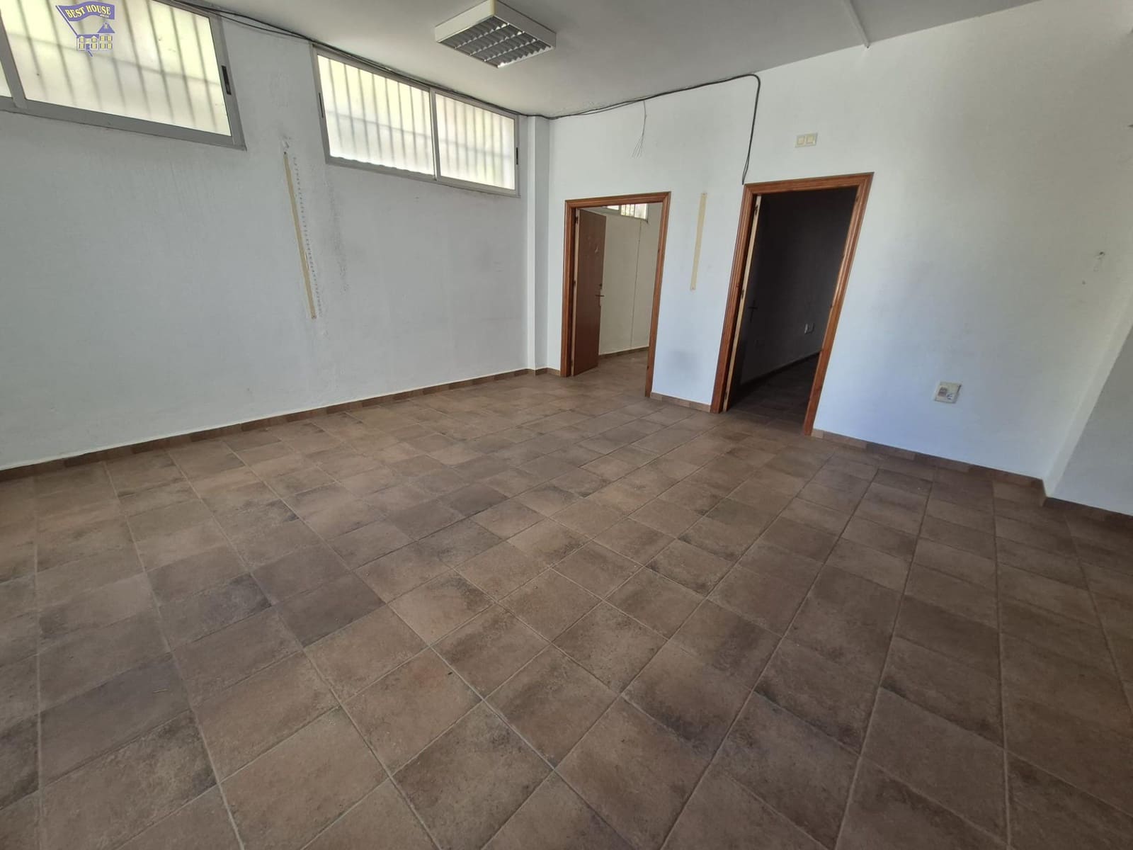 Commercieel te koop in Arcos de la Frontera - € 96.000 (Ref: 9885024)