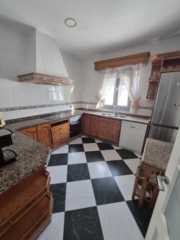4 bedroom Villa for sale in Espera - € 250,000 (Ref: 9896229)