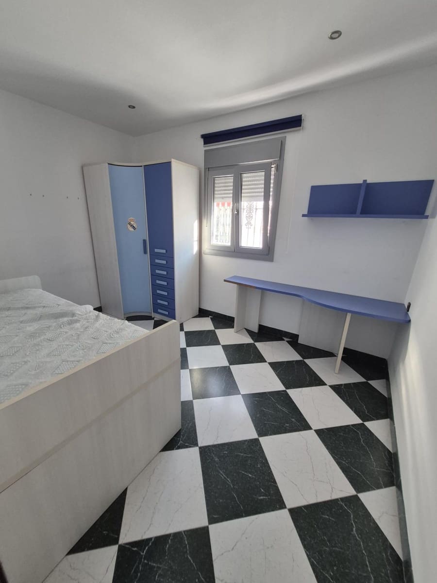 4 bedroom Villa for sale in Espera - € 250,000 (Ref: 9896229)